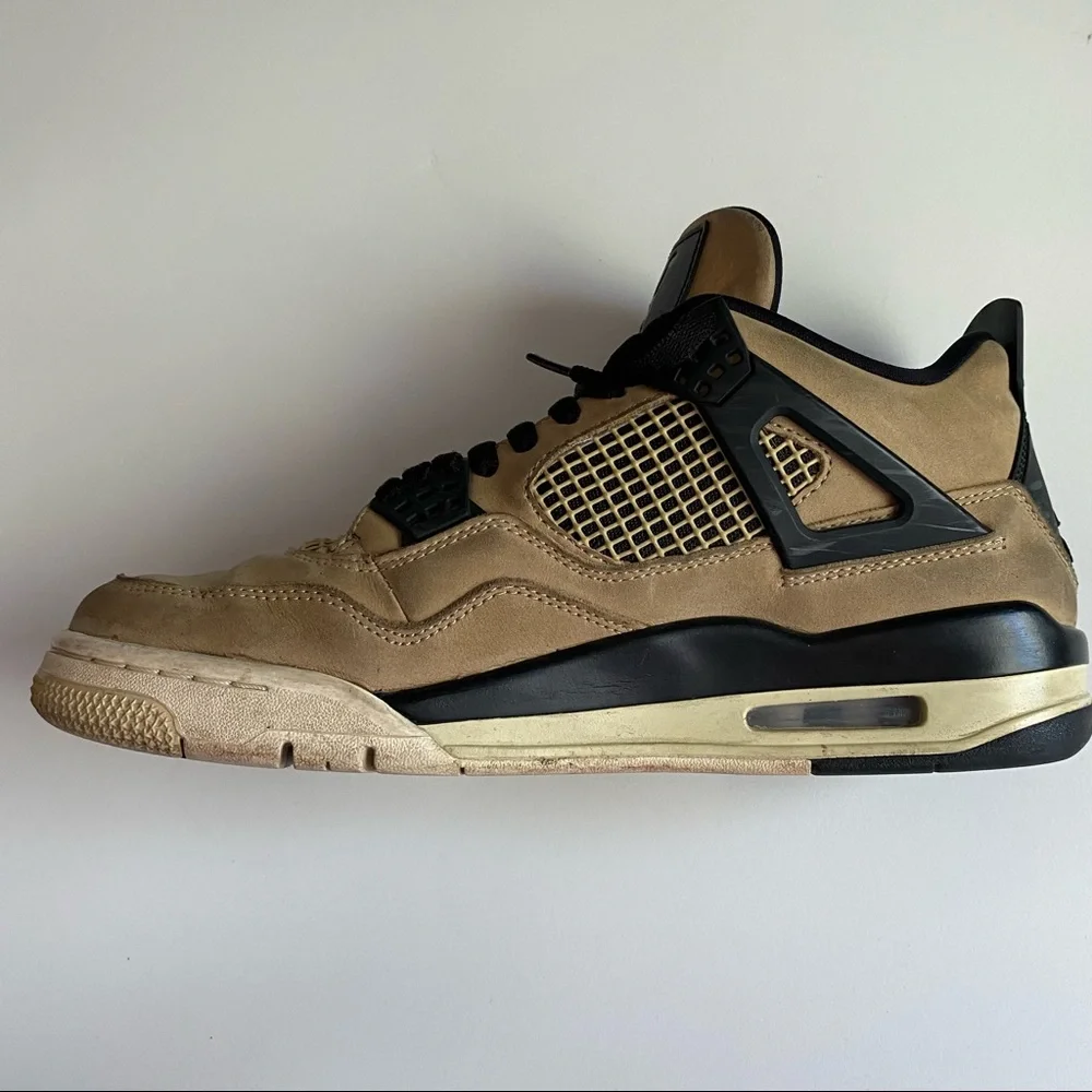 Jordan 4 “Mushrooms” Size 11 Womens - Picture 2 of 13